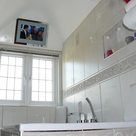 Riverside Escape Keswick (Cumbria)