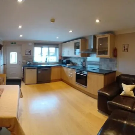 Riverside Escape 4*